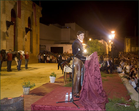Excelente pregón con impecable puesta en escena