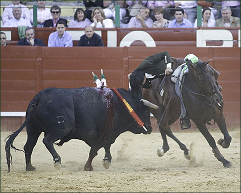 Ventura, premio al mejor Toreo a Caballo por el Hotel Jerez
