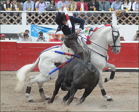 Diego Ventura consolida su éxito en Querétaro al cortar tres orejas y un rabo