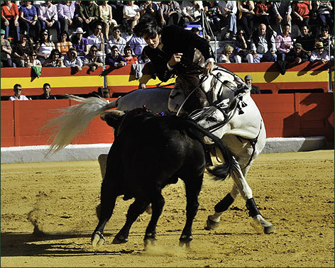 Ventura corta un rabo en el Festival de Granada