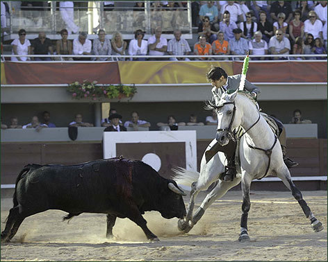 Sigue la racha triunfal: dos orejas en Istres