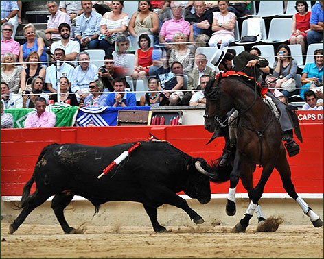 Ventura, muy por encima de sus toros, corta una oreja