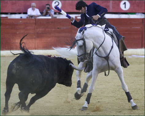 El acero deja en una oreja una tarde muy superior a sus toros