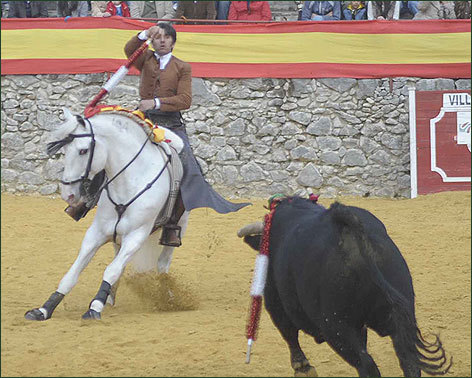 Diego Ventura corta cuatro orejas y rabo en Villaluenga