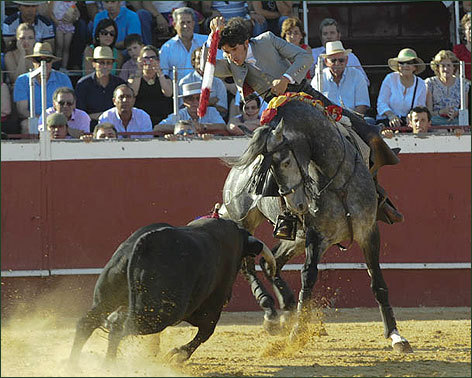 Dos orejas para Ventura en el festival de Almonte