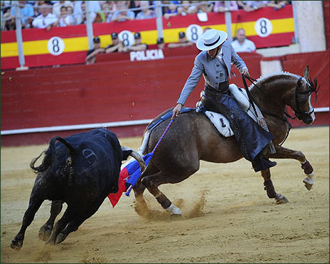 Dos orejas y nueva Puerta Grande en Almería