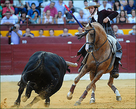 Arrasa en Murcia: cuatro orejas y Puerta Grande