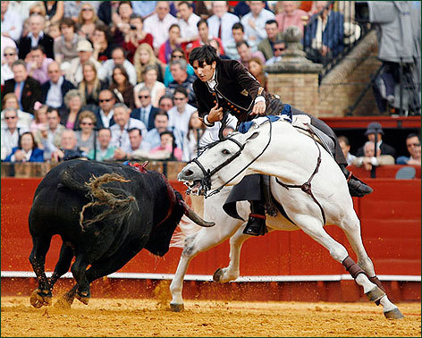 Diego Ventura lleva 20 caballos a su encerrona en Sevilla