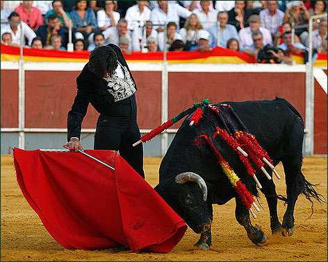 Muestra su buen gusto toreando a pie en el festival de La Puebla