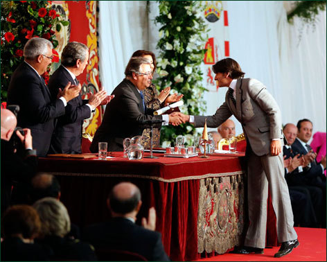 Diego Ventura recoge el premio de la Real Maestranza