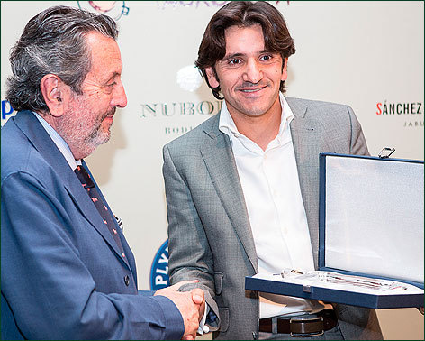 Ventura recibe el premio de Taurodelta al mejor rejoneador en Las Ventas