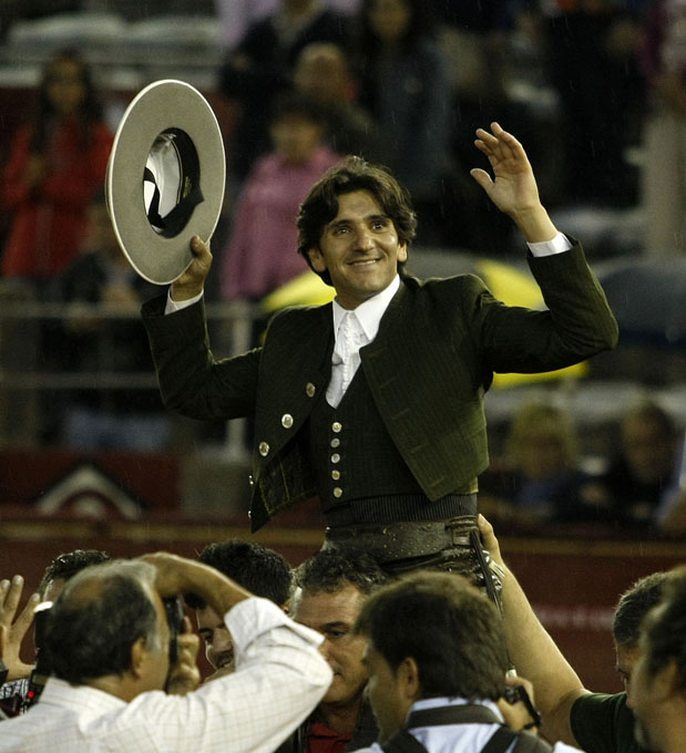 Diego Ventura triunfa a golpe cantado en Salamanca