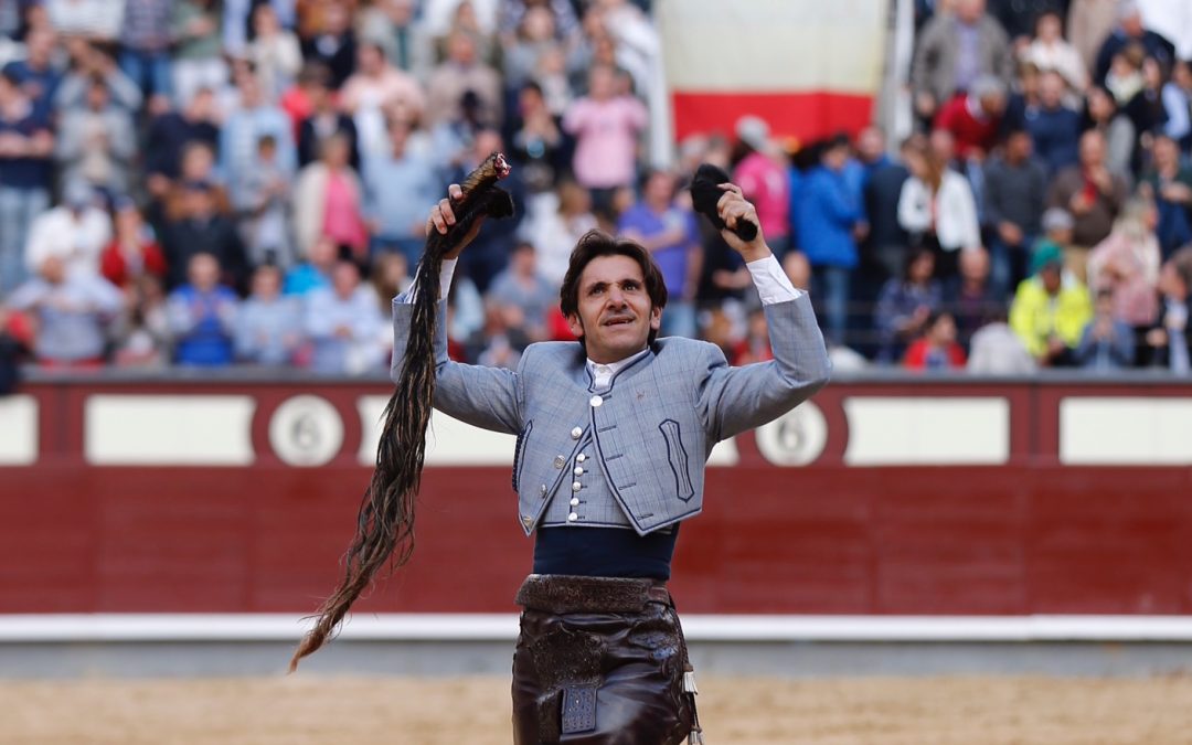 Diego Ventura hace historia y corta un rabo en Madrid