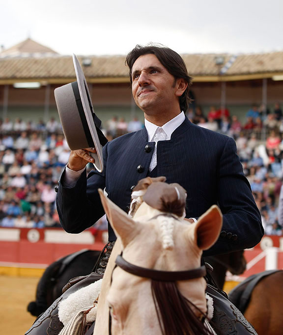 Diego Ventura arrasa en Cabra